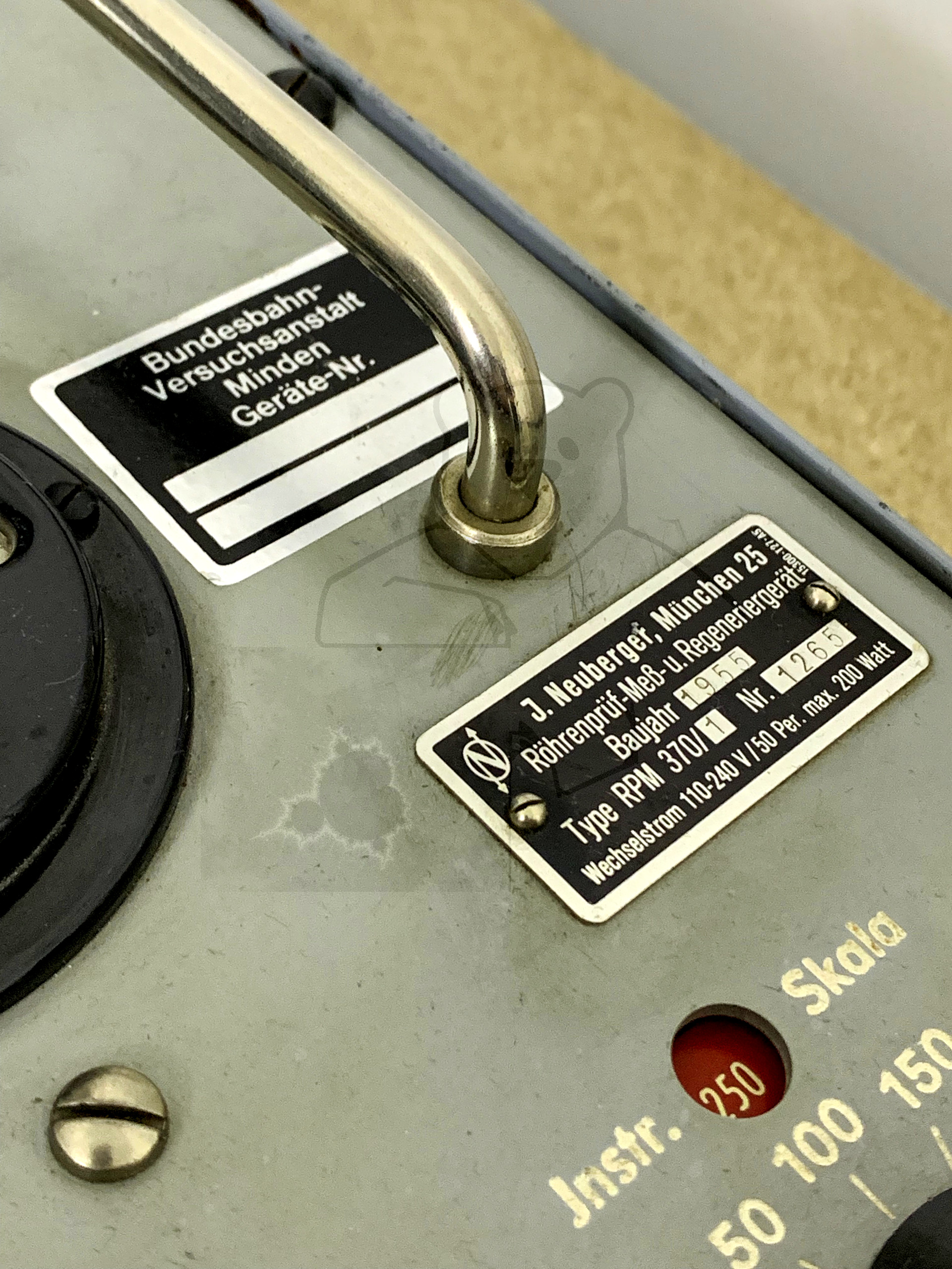 Neuberger RPM370-1 - Detailaufnahme Typenschild